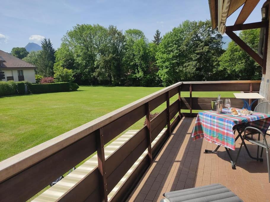 Bel Appartement Au Calme A 5 Minutes Du Village Menthon-Saint-Bernard Eksteriør bilde