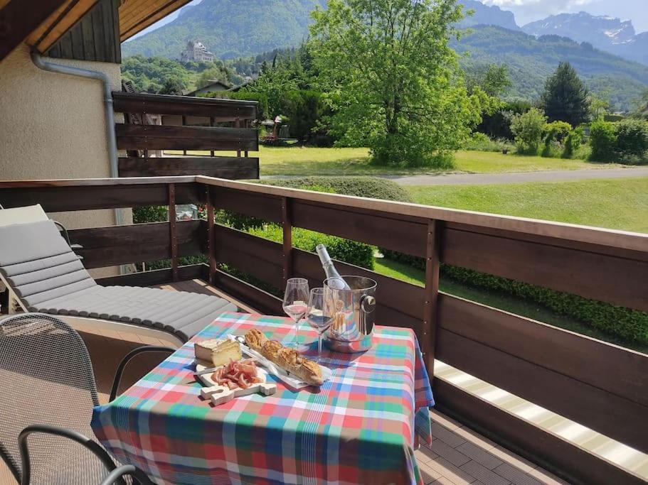 Bel Appartement Au Calme A 5 Minutes Du Village Menthon-Saint-Bernard Eksteriør bilde